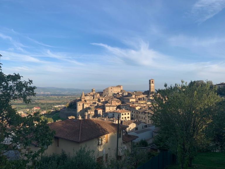 Vue sur le village italien